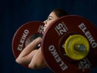 九游体育网页版-土耳其举重选手抢眼亮相，多次破纪录