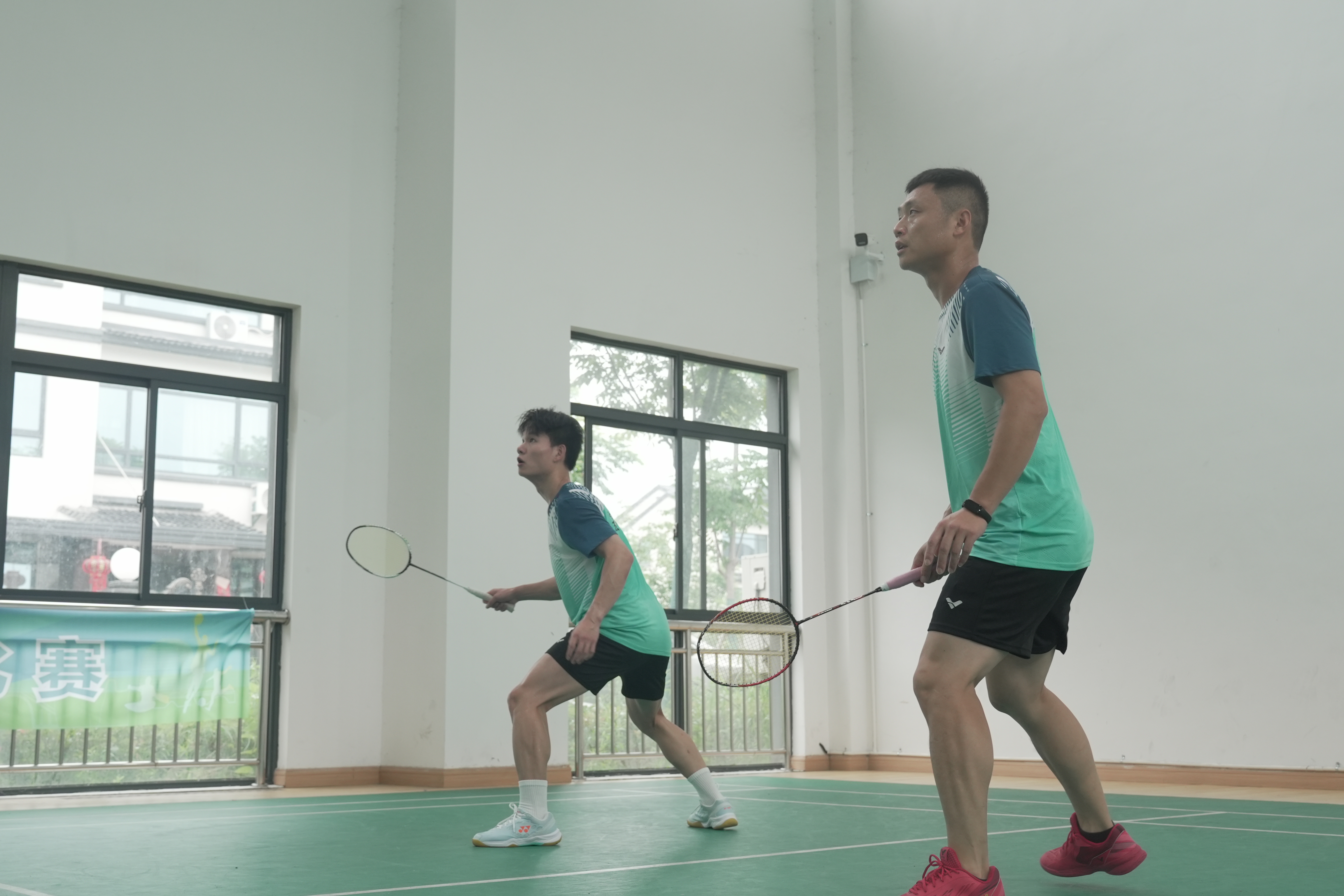 高质量比赛吸引观众目光，场面精彩纷呈