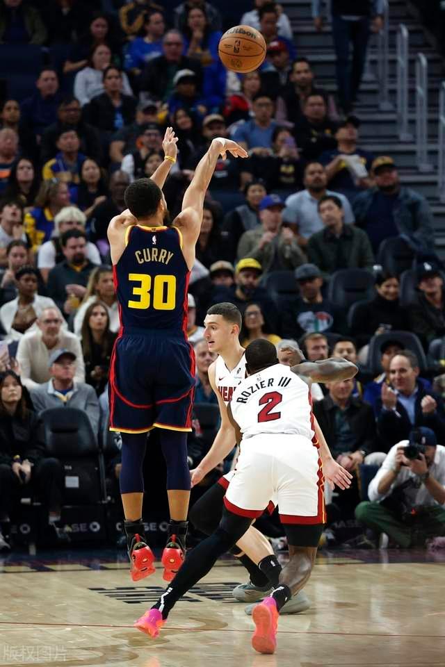 勇士热火大战，双方实力对决展现顶级篮球风采的简单介绍