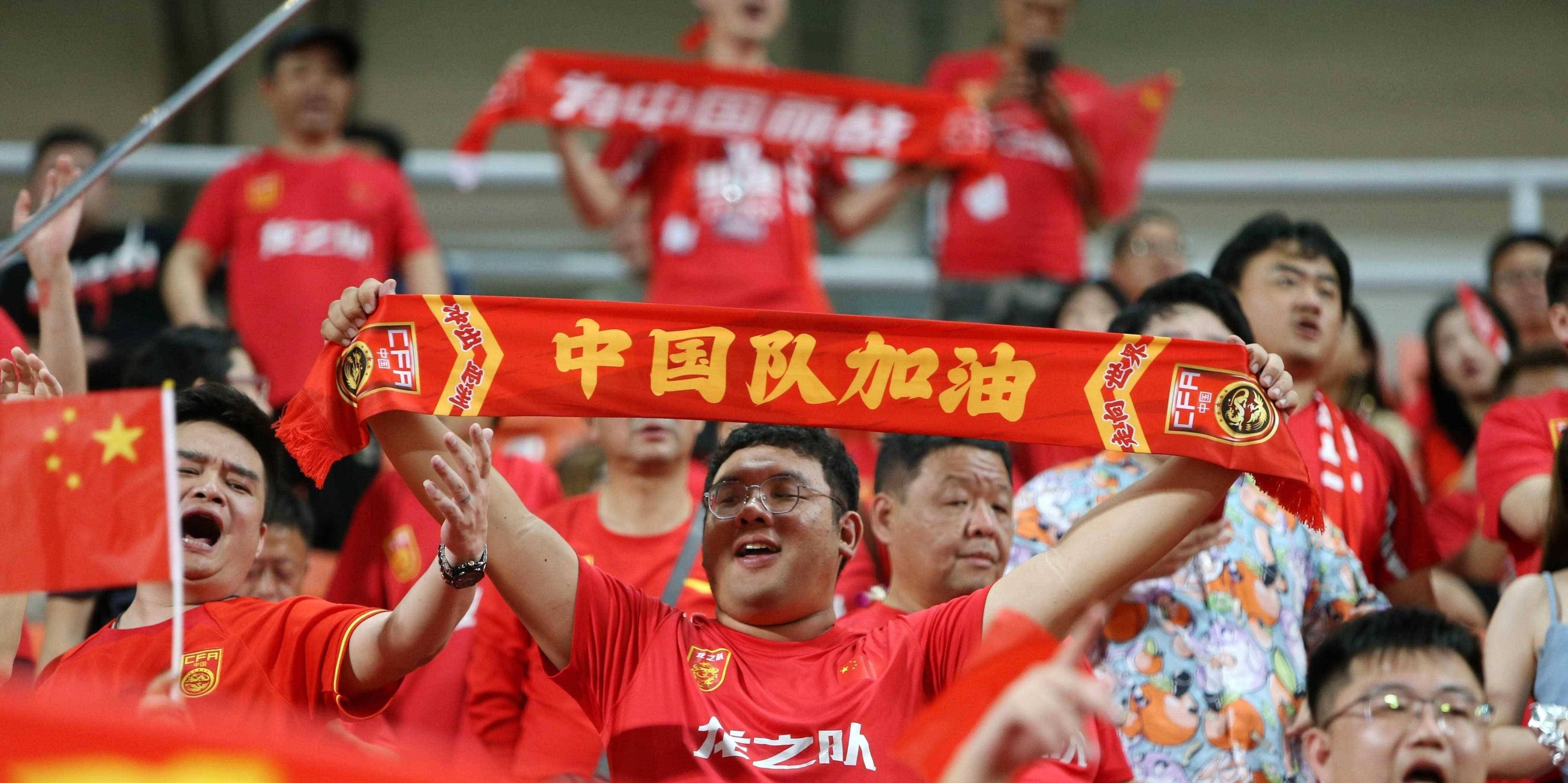 亚洲足球热潮持续发酵，国内球迷欢呼不已的简单介绍