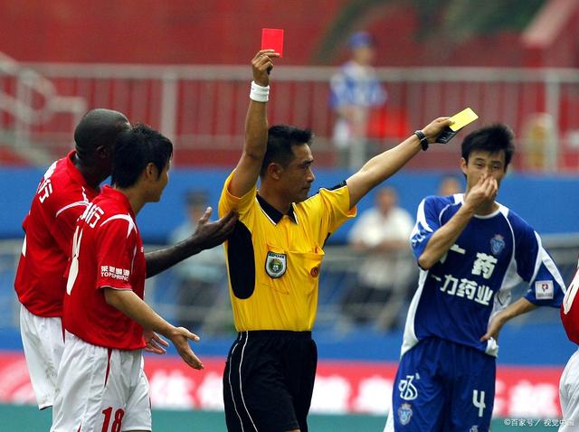 莱比锡中场球员因红牌被停赛一场 莱比锡中场球员因红牌被停赛一场