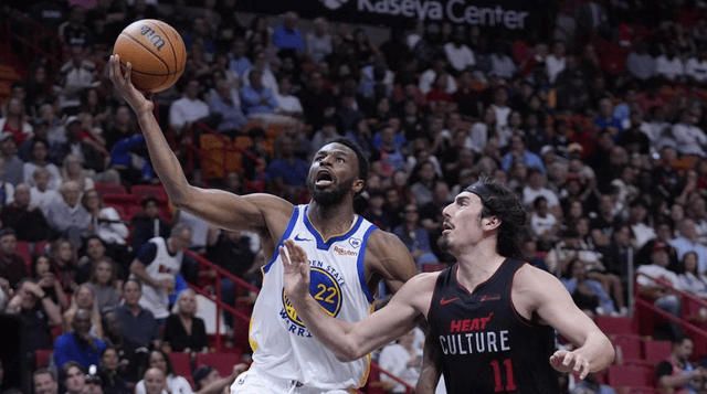 包含体育场内外：跨境篮球比赛水花四溅的词条