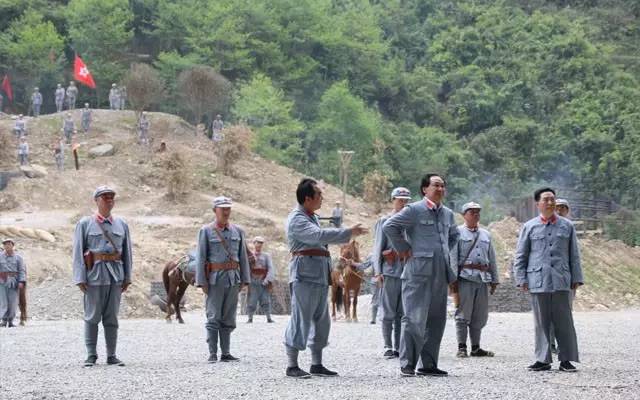 塞维利亚格外亮眼，连续大捷奋起身走