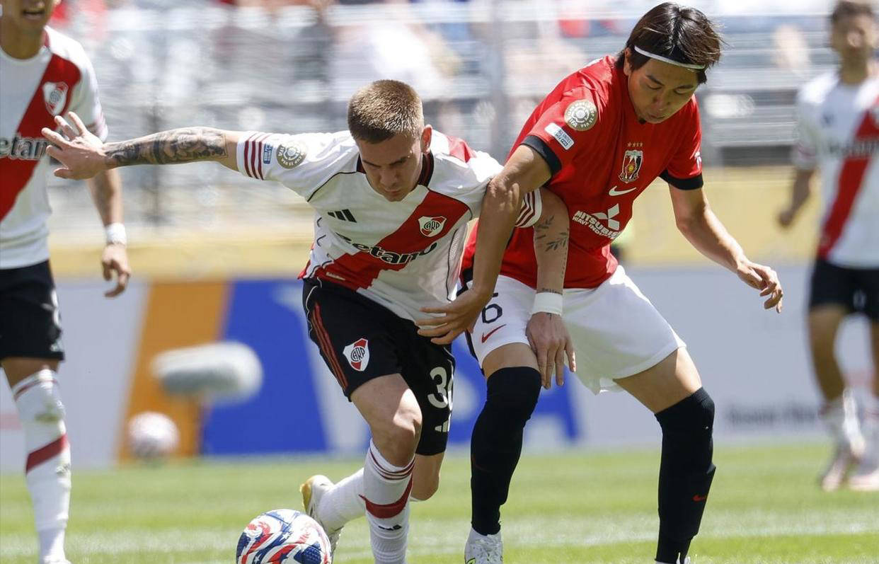 沙尔克主帅发怒，球队精神状态受挑战