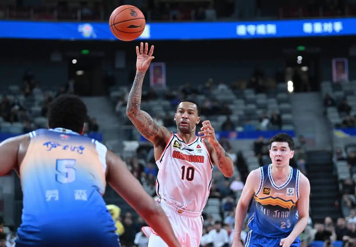 包含比赛中球员砍下至尊数据，完美发挥的词条