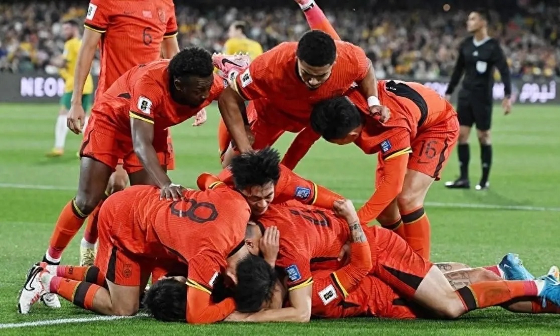 球队阵容调整频繁,球员表现出色引人注目 球队阵容调整频繁,球员表现出色引人注目