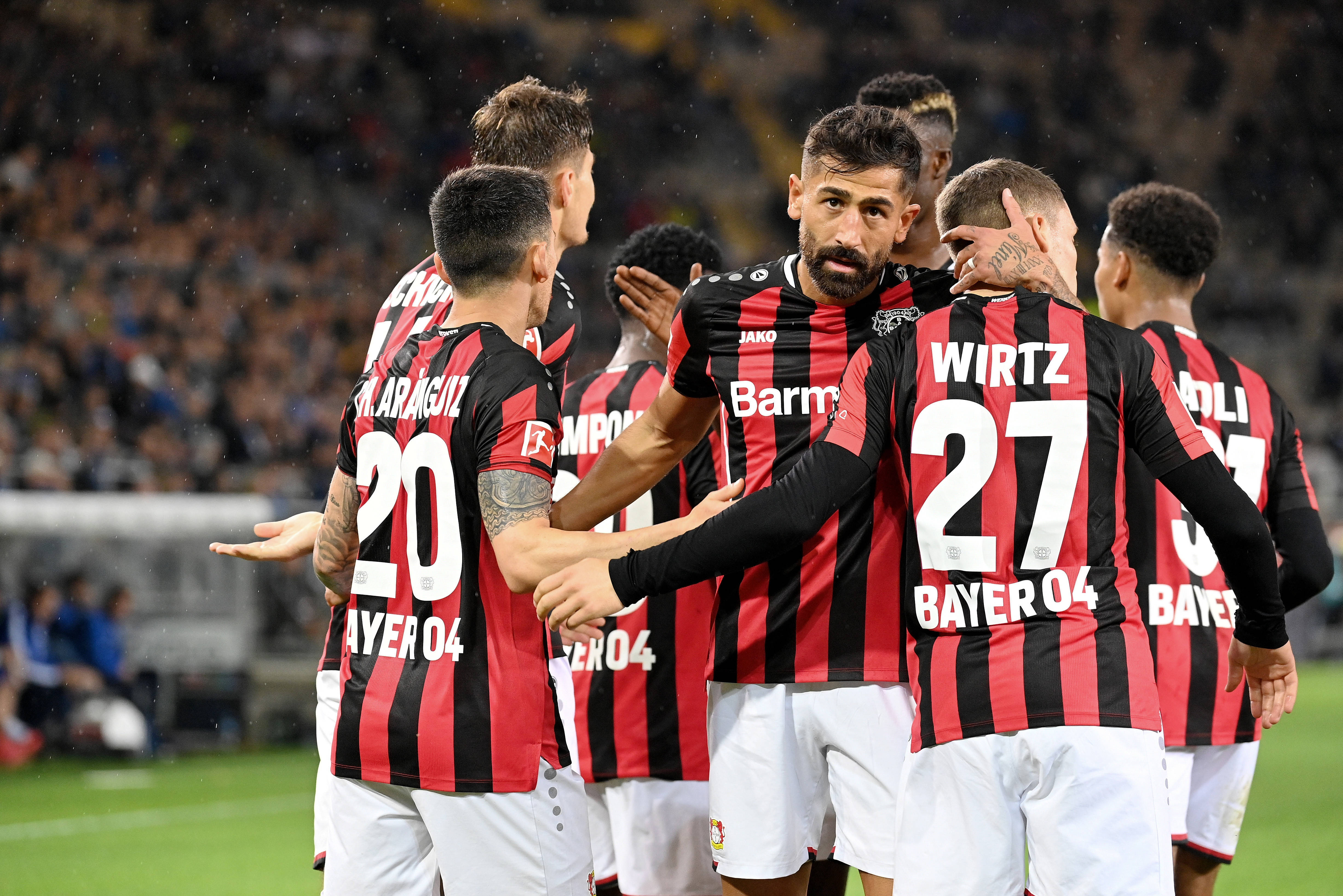 包含斯图加特球员展现出强大攻击力,轻松取得胜利的词条 包含斯图加特球员展现出强大攻击力,轻松取得胜利的词条