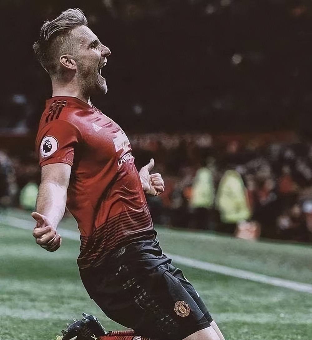 关于曼联球员遭遇严重伤病，无法参与比赛的信息