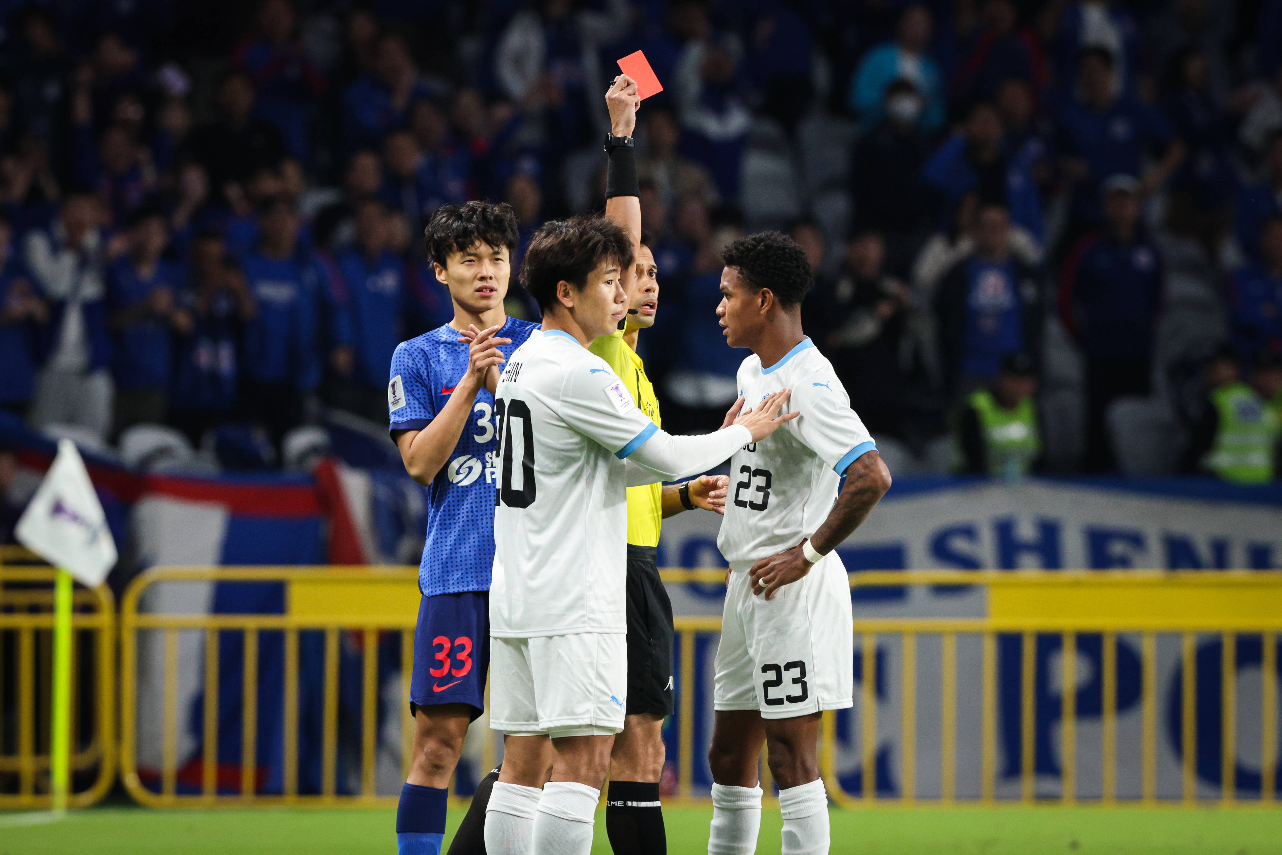 深圳佳兆业主场击败上海绿地申花，取得胜利的简单介绍