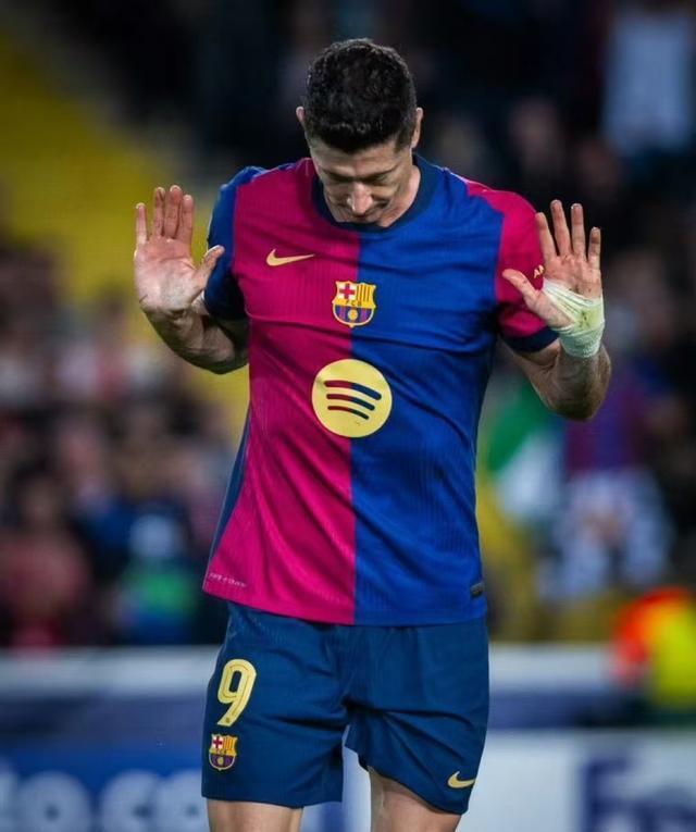 关于拜仁慕尼黑大胜对手在赛场上实力碾压的信息