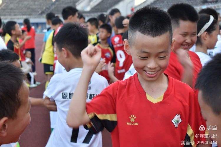 快节奏比赛中一支球队以势不可挡之势夺冠的简单介绍 快节奏比赛中一支球队以势不可挡之势夺冠的简单介绍