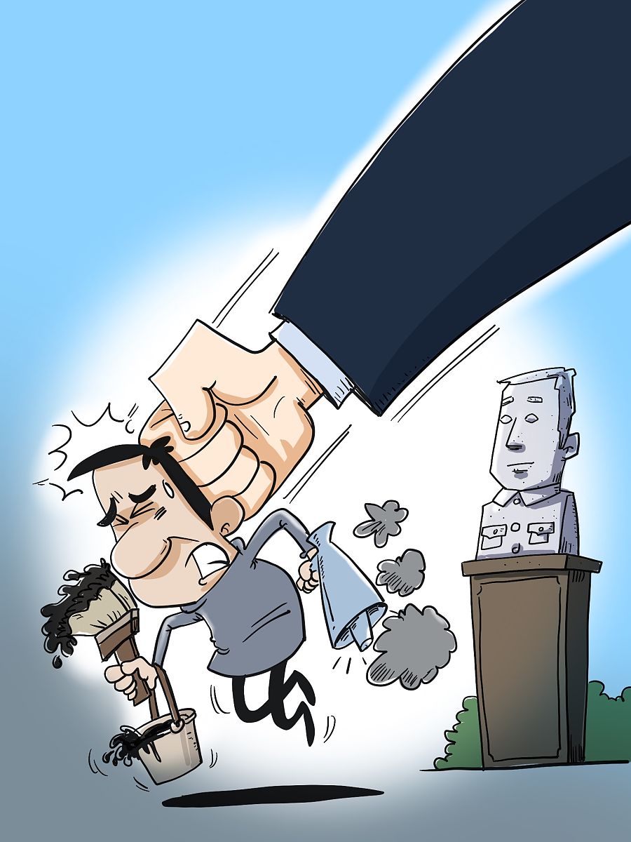 裁判执法！多次争议判罚让场外情绪激动