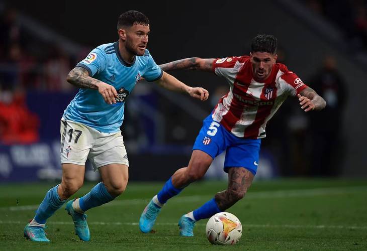 关于瓦伦西亚客场逼平比利亚雷亚尔，积分平稳的信息