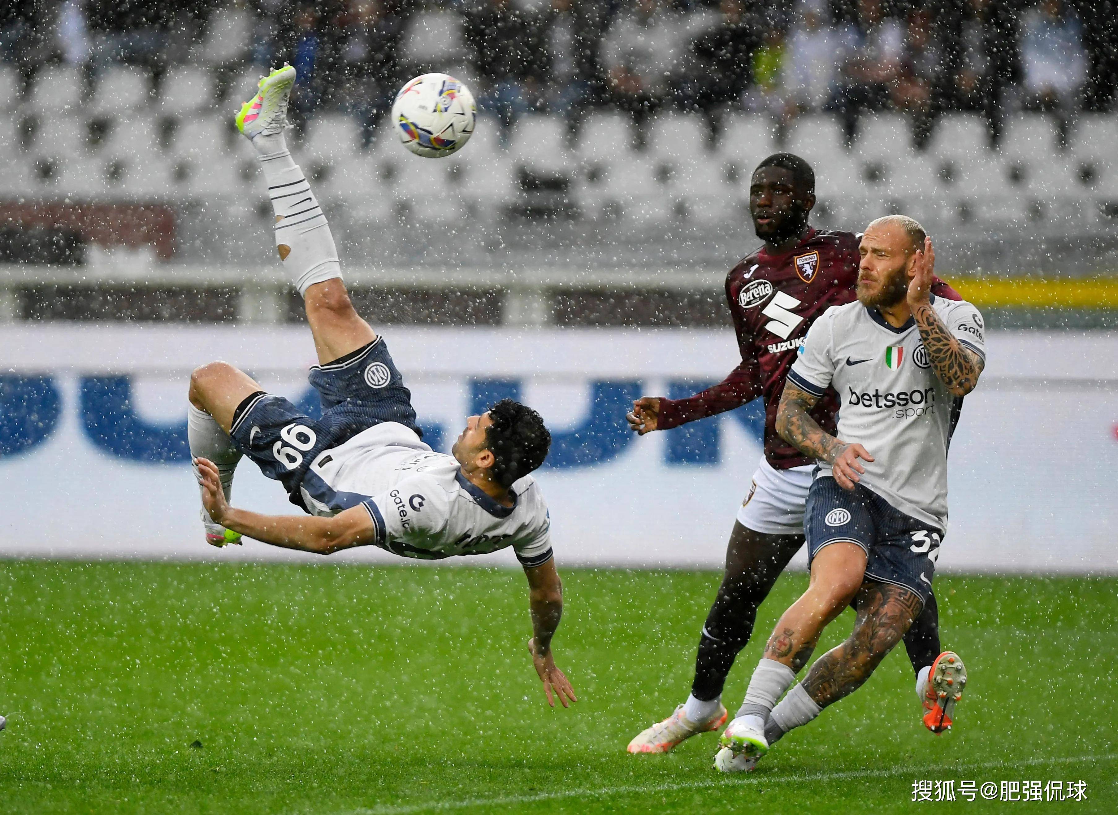 国米后卫制胜球，助球队击败劲敌的简单介绍