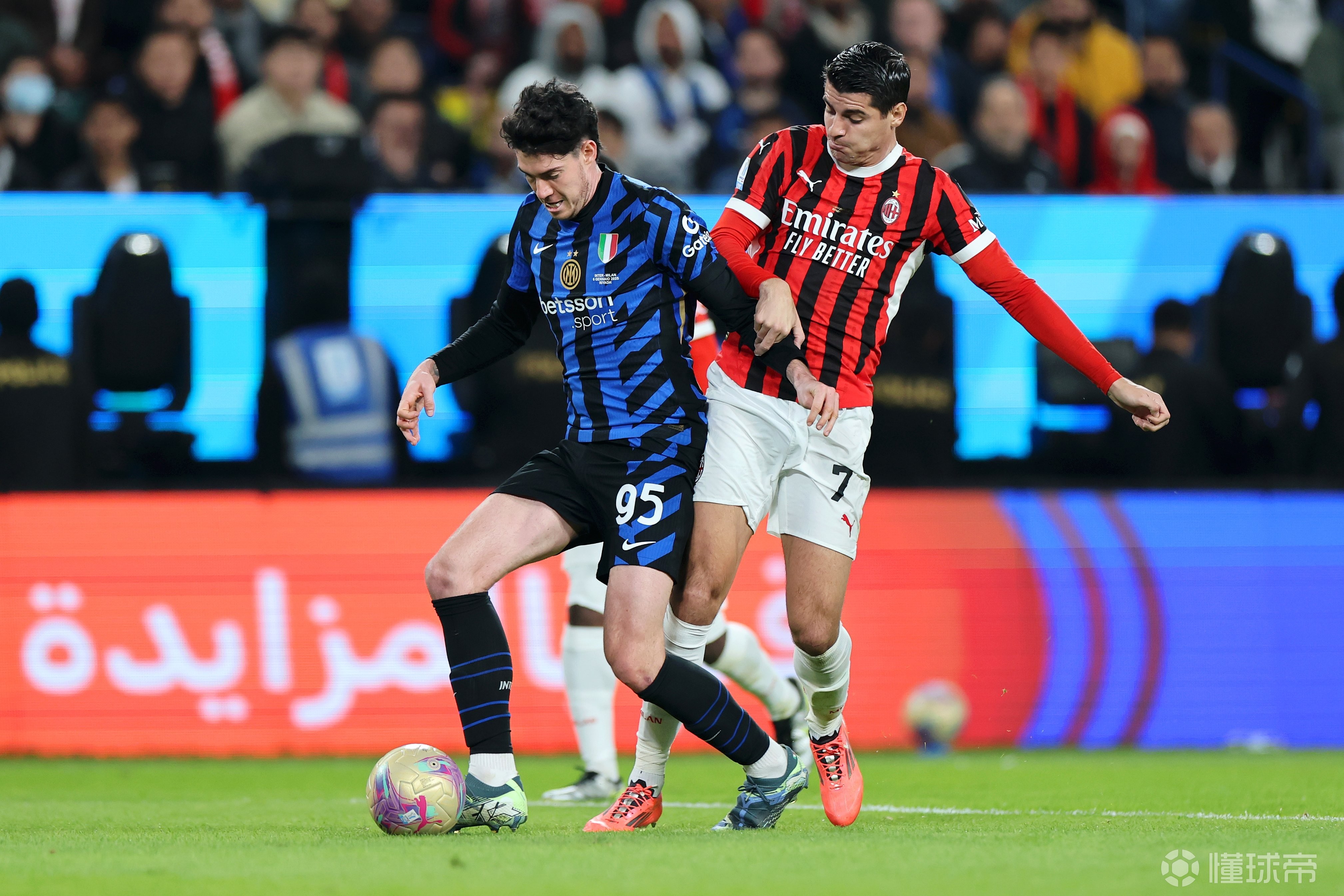 国米后卫制胜球，助球队击败劲敌的简单介绍