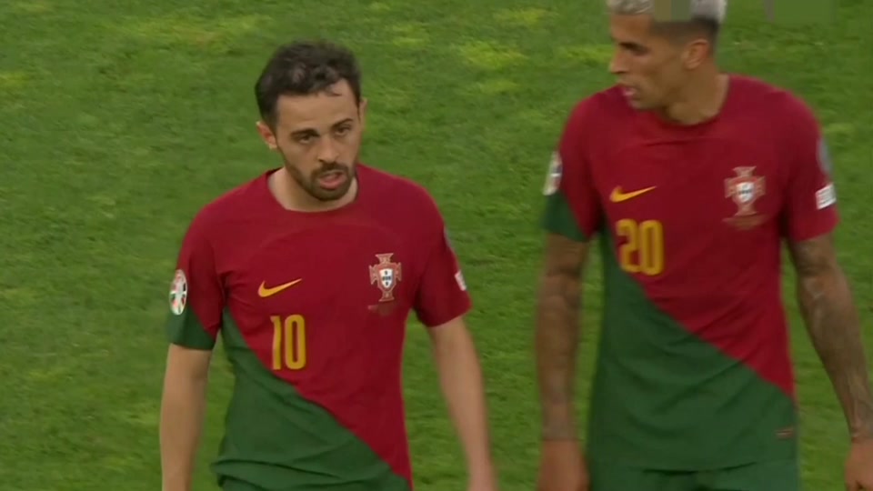 葡萄牙后防球员技术犯规频繁，遭到批评的简单介绍