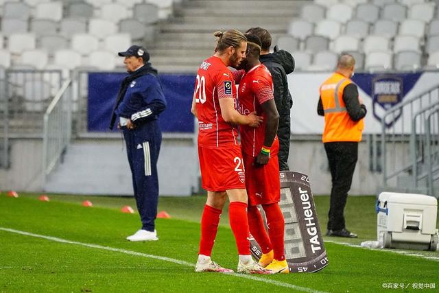 波尔多战至最后一刻逆转比分，球迷欢呼的简单介绍