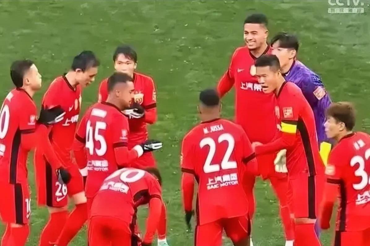 中超升班马对战，华夏幸福对阵重庆斯威的简单介绍