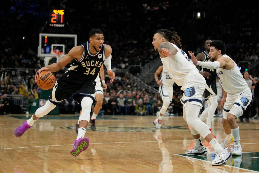 绿衫军逆转独行侠赢得系列赛