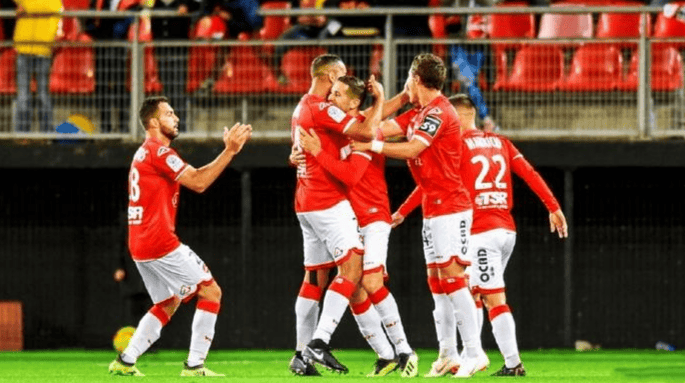 卡昂主场击败勒阿弗尔，实现胜利