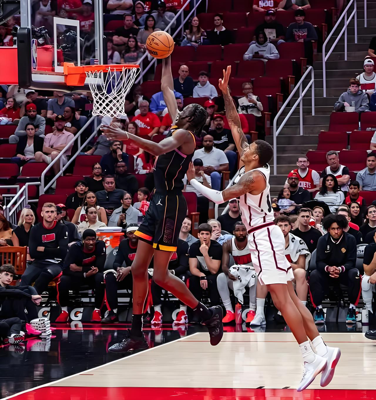 火箭惨败马刺，输掉三连战